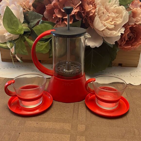 Bodum French Press Coffee Set – Red with Matching Cups & Saucers - Picture 1 of 3